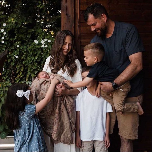 Meet your Posher, Sarah - Picture 1 of 1